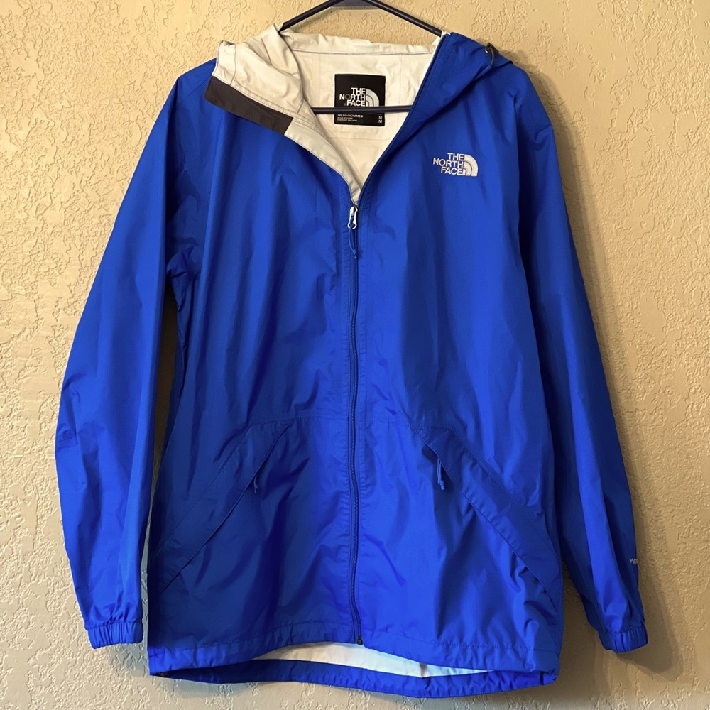 Men’s The North Face lightweight rain jacket.  Royal Blue-Size Medium
